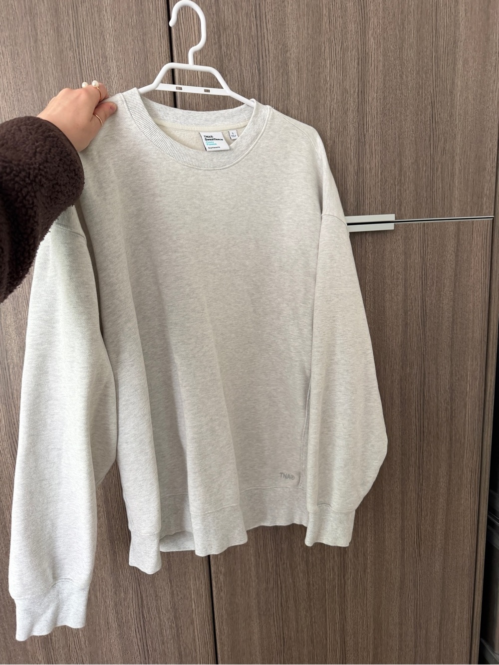 TNA Cozy Fleece Sweatshirt in Light Heather cloud grey boyfriend fit - Picture 2 of 4
